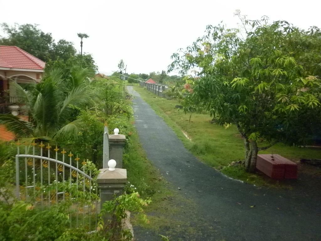 Meas Family Homestay Angk Ta Saom Exteriör bild